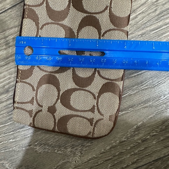 👜👜Vintage Coach Wristlet - Signature C Print Pattern - Picture 5 of 7